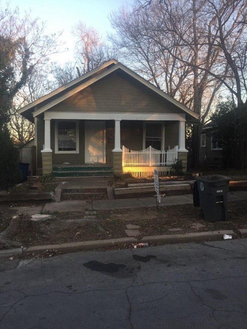 Building Photo - 1305 S Rockford Ave