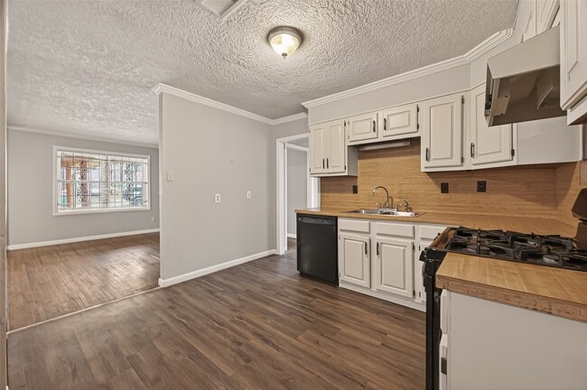 Building Photo - 2619 Homer St