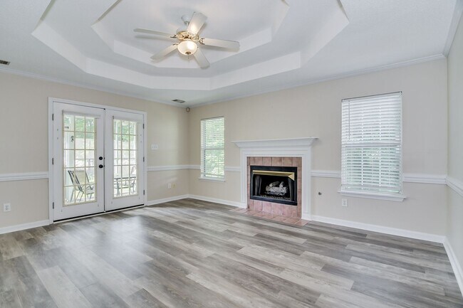 Building Photo - 2545 Carriage Creek