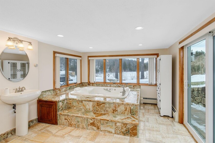 Building Photo - 19 Quimby