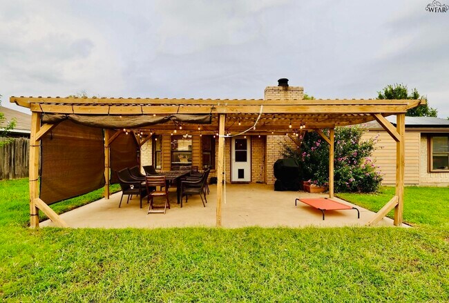 Building Photo - 5303 Greentree Ave