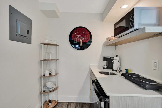 Building Photo - 3020 Seville St