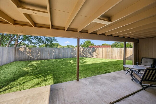 Building Photo - 1807 Highmeadow Cove