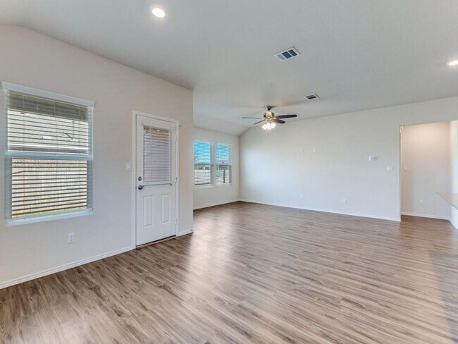 Building Photo - 114 Isaac Millsaps Trl