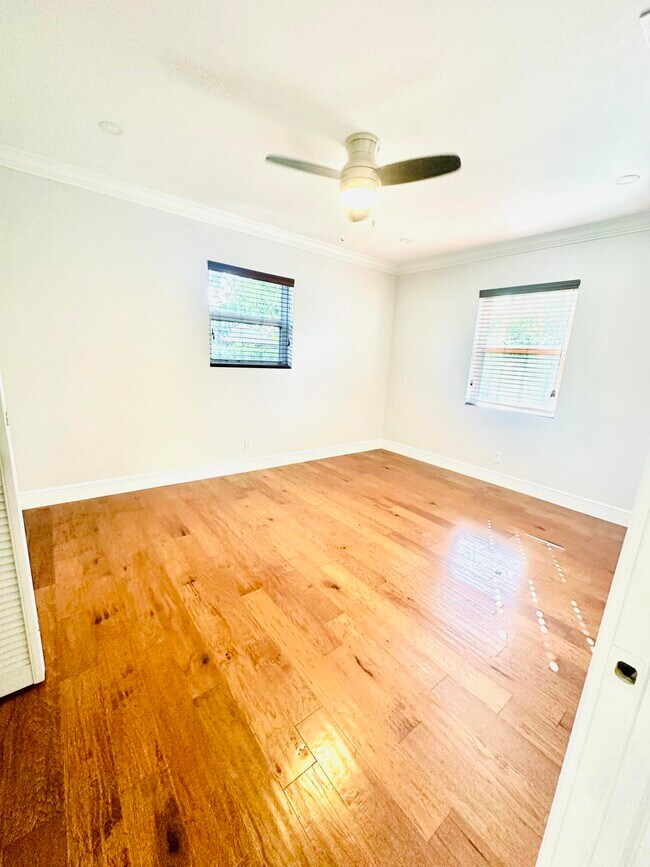 Building Photo - 1104 Neoga St