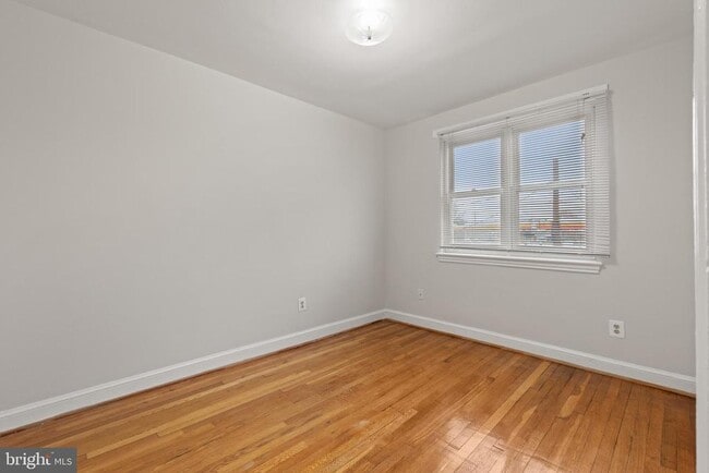 Building Photo - 340 Wesmond Dr