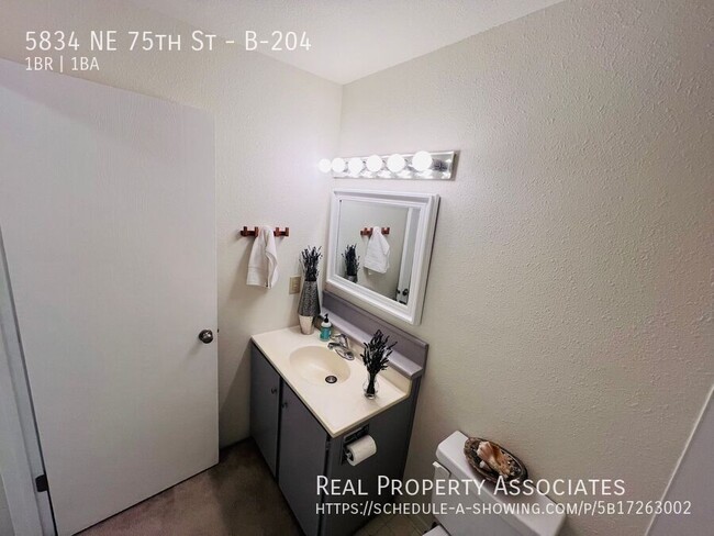 Building Photo - 5834 NE 75th St