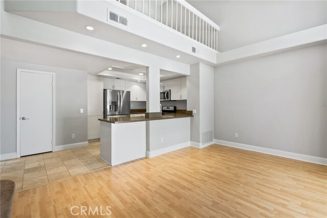 Building Photo - 4 Nightingale Dr