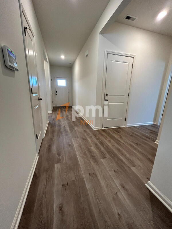 Building Photo - 10360 Blaine St