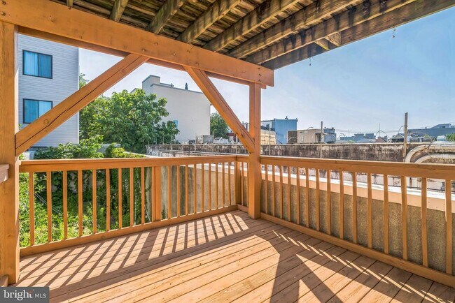 Building Photo - 1217 E Berks St