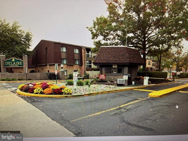 Primary Photo - 50301 Delaire Landing Rd