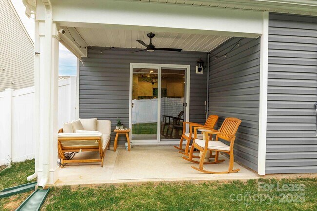 Building Photo - 2880 Sherrills Strm Dr