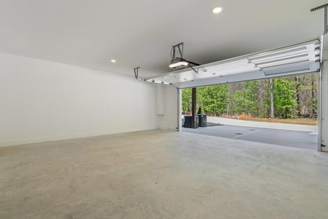 Building Photo - 161 Brush Creek Ct