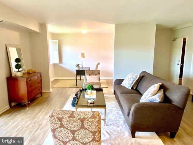 Building Photo - 216 Park Terrace Ct SE