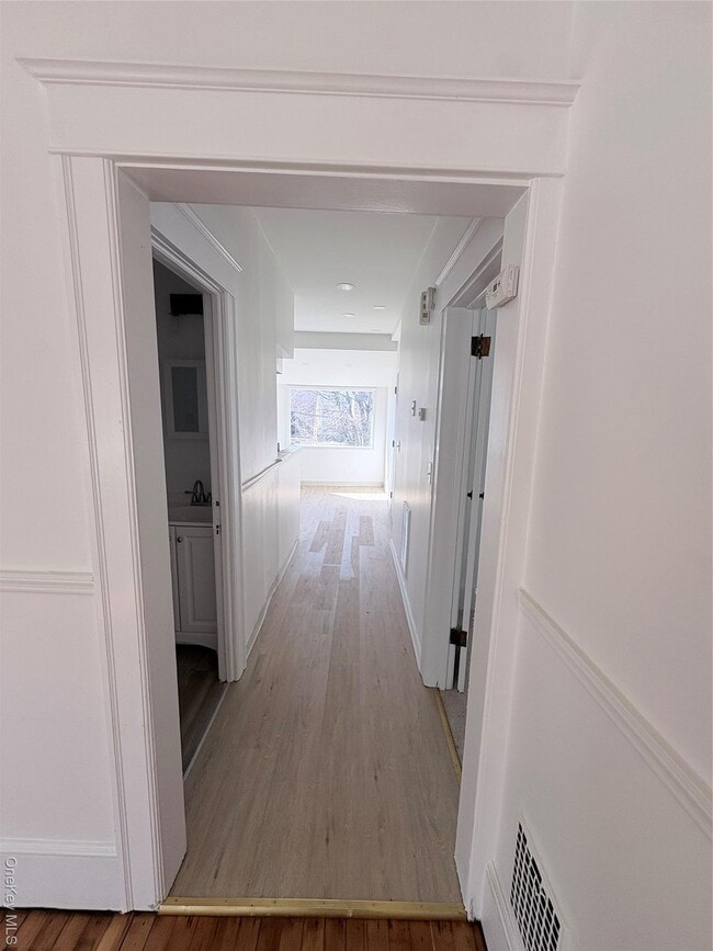 Building Photo - 23 May St