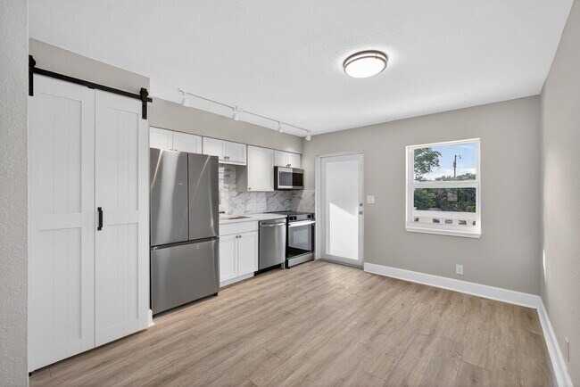 Building Photo - 624 Southwind Cir