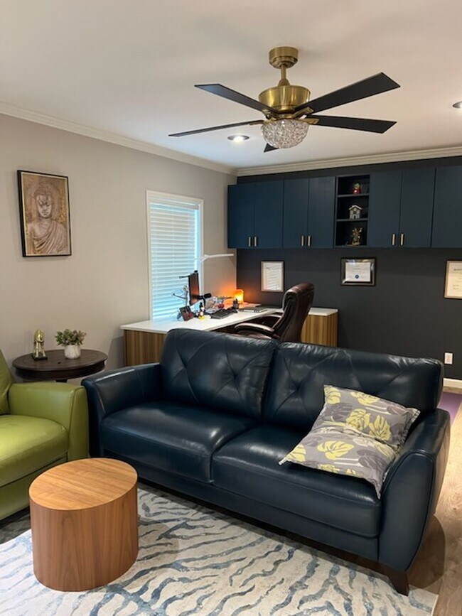 Building Photo - Snohomish Home on Corner Lot!