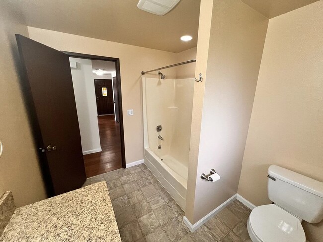 Building Photo - Rambler Golf Course View 3bd 2bath Avail. March 6th