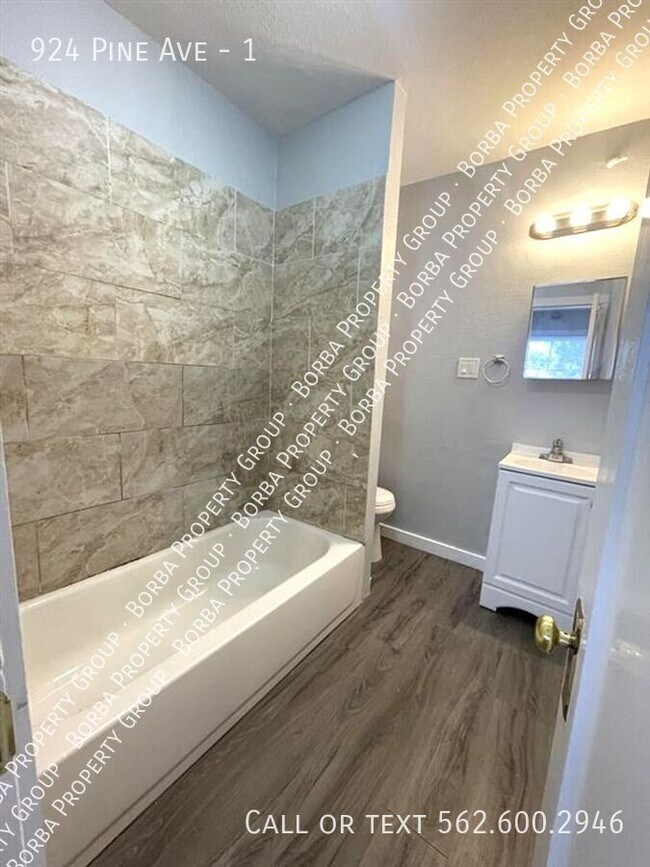 Building Photo - 924 Pine Ave