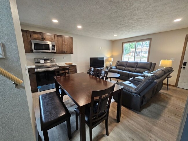 Building Photo - Charming 3 bedroom Home for rent in Sioux ...