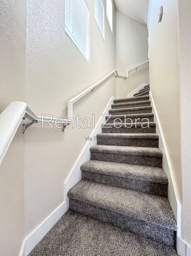 Building Photo - 1310 Playa Del Rey Dr