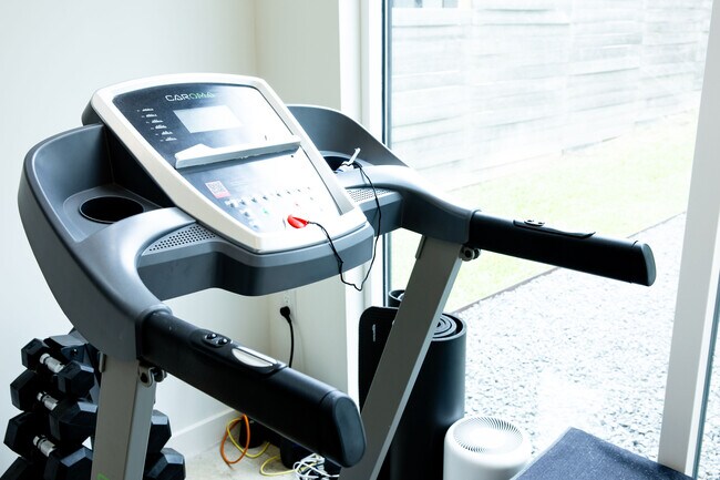 Building Photo - 507 S Park Dr