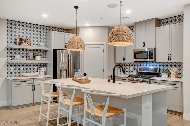 Building Photo - 3209 Vittoria Ave