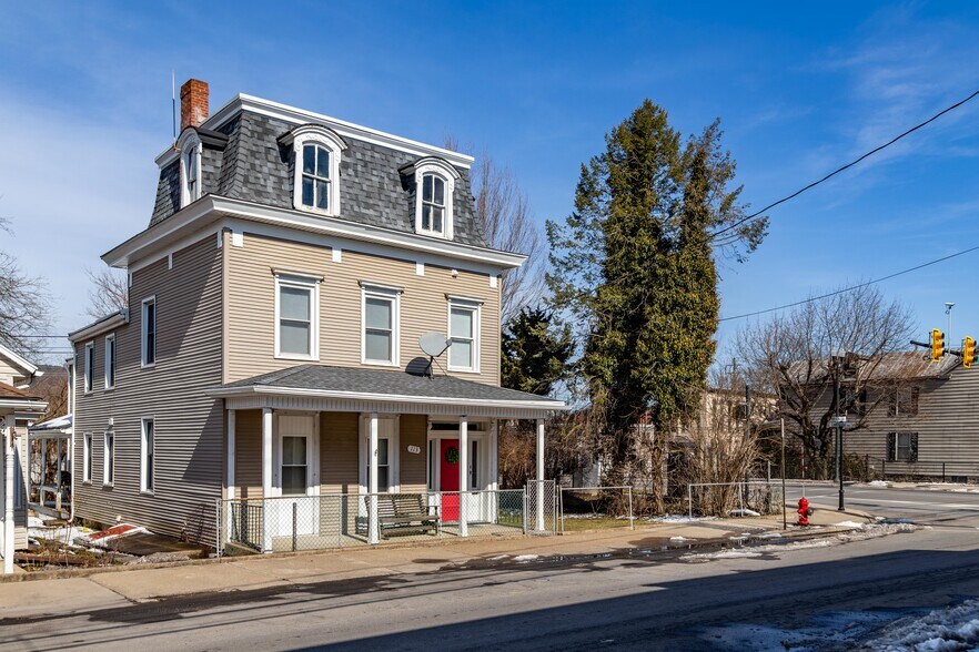 Building Photo - 113 W Mahoning St