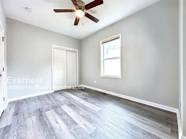 Building Photo - 1152 Wedgewood Dr NW