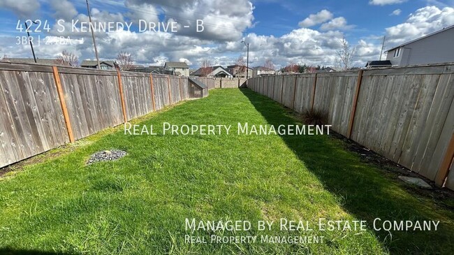 Building Photo - 4224 S Kennedy Dr