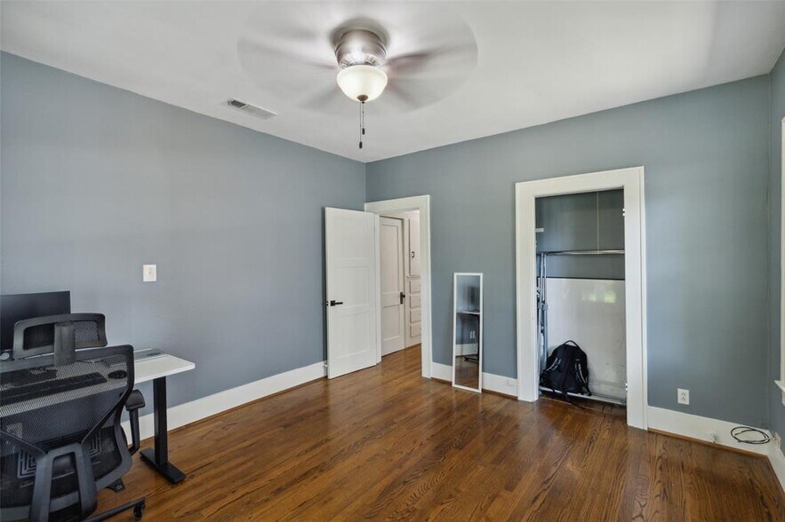 Building Photo - 5839 Goliad Ave