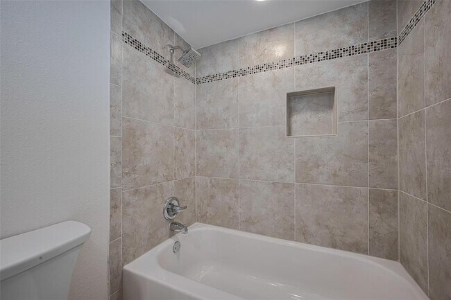Building Photo - 1115 Augusta Dr