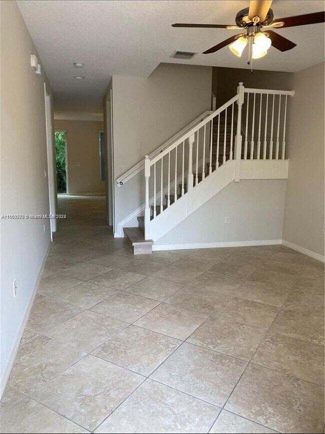 Building Photo - 5236 SW 77th Way