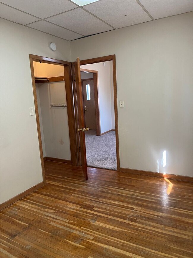 Building Photo - 4 Bedroom/2 Bath House For Rent in Harrisburg, SD!!