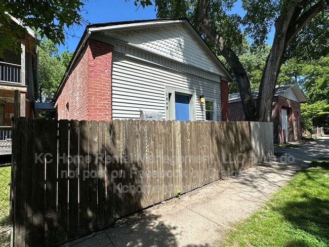 Building Photo - 1648 Jefferson St