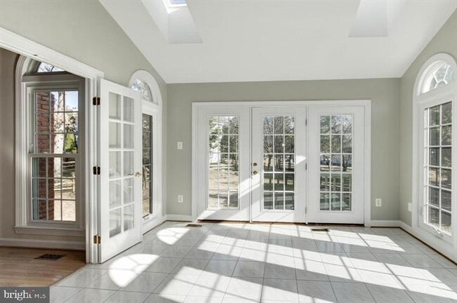 Building Photo - 14213 Floral Park Dr