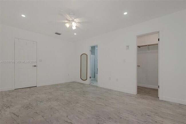 Building Photo - 6325 SW 138th Ct