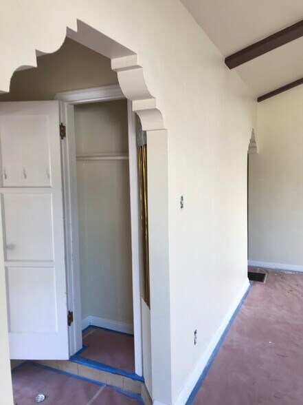 Foyer coat closet - 2581 Amherst Ave