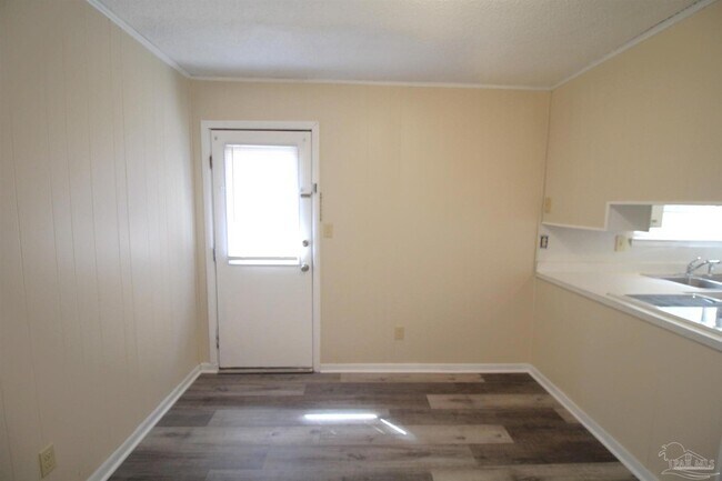 Building Photo - 3219 Fresno Ave