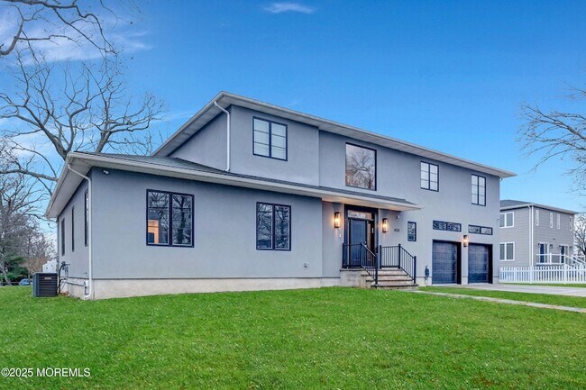 Building Photo - 450 Wells Ave