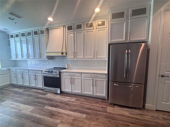 Building Photo - Kissimmee Villa
