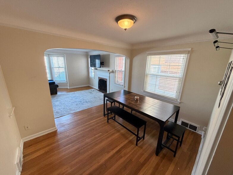 Building Photo - 13582 Cedar Rd