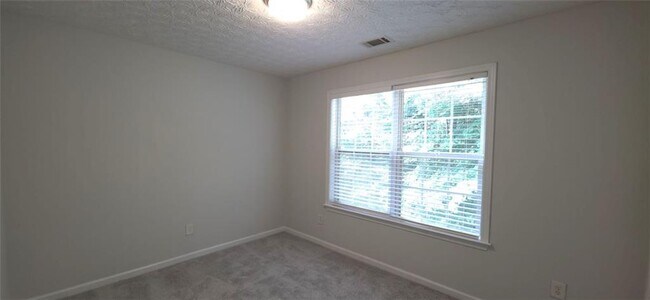 Building Photo - 3458 Hill Pond Dr NE
