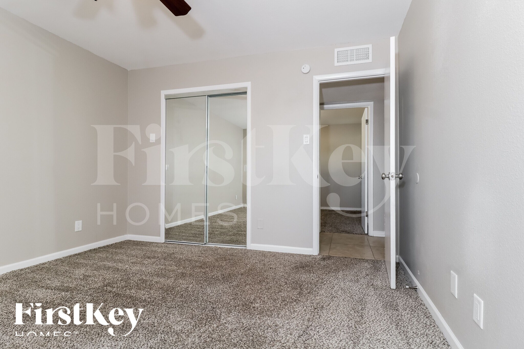 Building Photo - 6836 S Terrace Rd