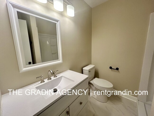 Building Photo - 1805 Grandin Rd SW