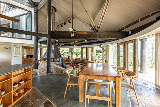 Building Photo - 1816 Bear Spgs Wy