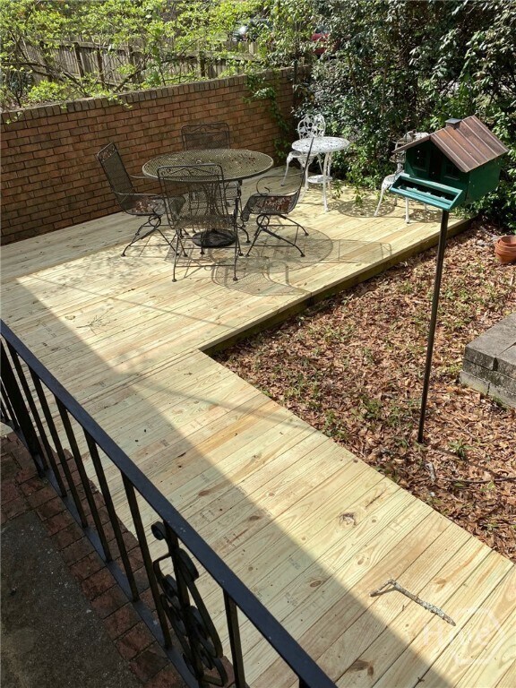 Building Photo - 245 Springdale St