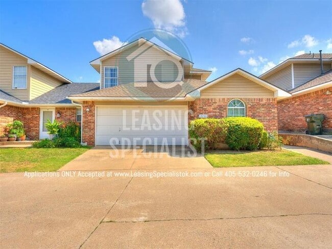 Primary Photo - Stunning West Norman 3 Bed 2 Bath Townhome!
