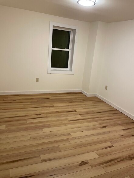 Building Photo - 5 Park Pl