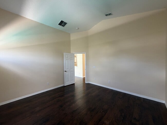 Building Photo - Private pool Single Family House 3 Beds 2 Baths, Resort Style Community. Easy access to Champions...